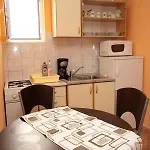 With Parking Space - 9129 아파트 마카르스카