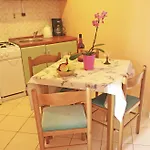 With Parking Space - 9129 * 마카르스카