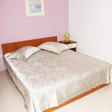 With Parking Space - 9129 Apartment Makarska