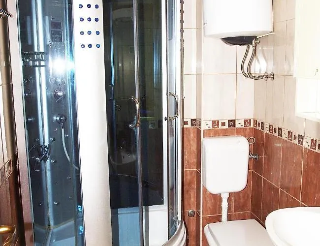 Apartman With Parking Space - 9129 *