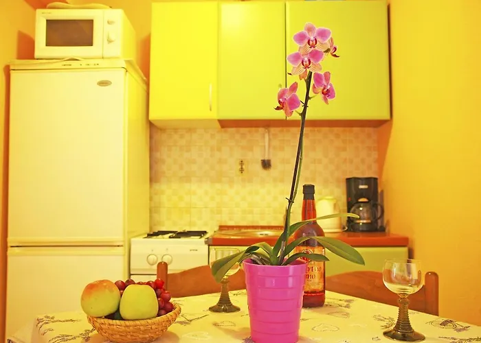 Apartman With Parking Space - 9129 *